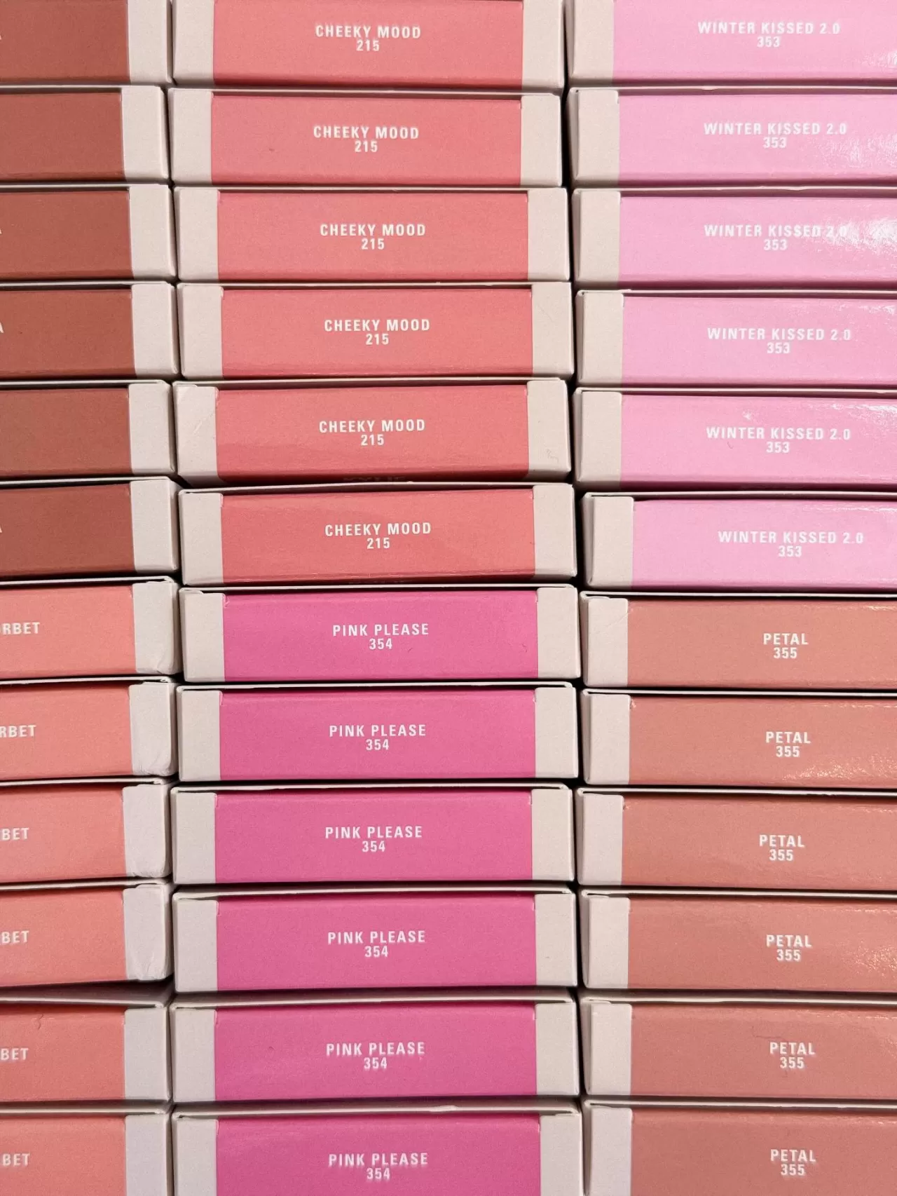 Kylie Cosmetics ve Ultra Beauty'den Hibrit Allık: Krem ile Pudra Buluştu