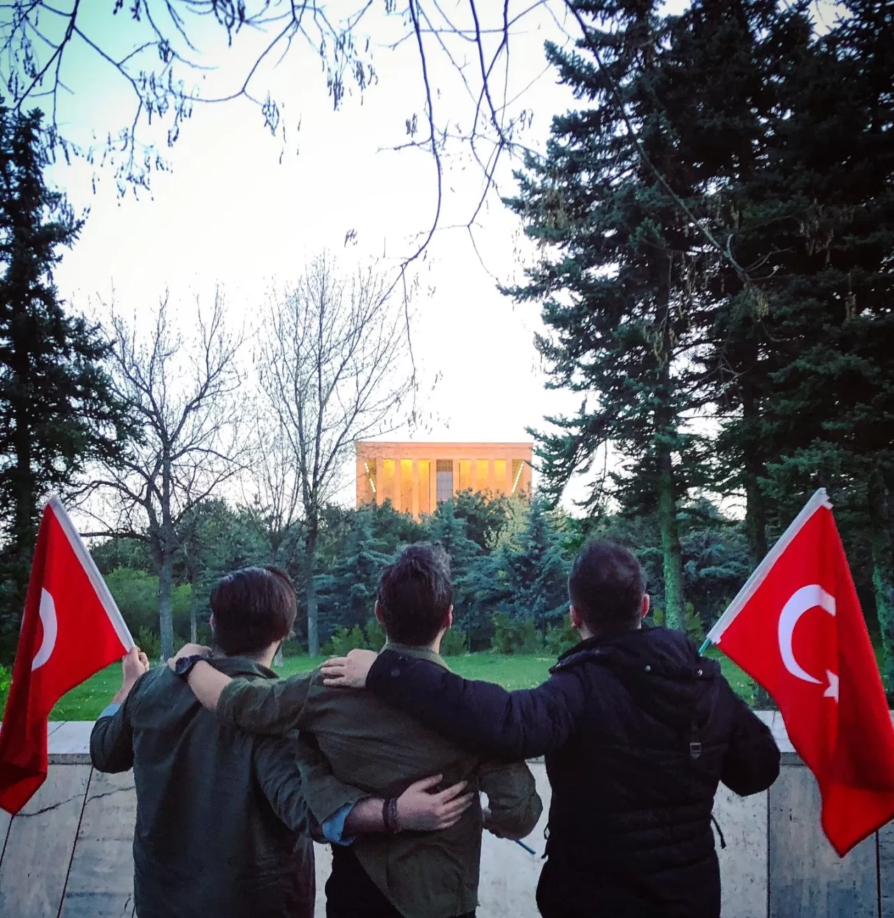 Oğuzhan Uğur'dan 23 Nisan Mesajı: 