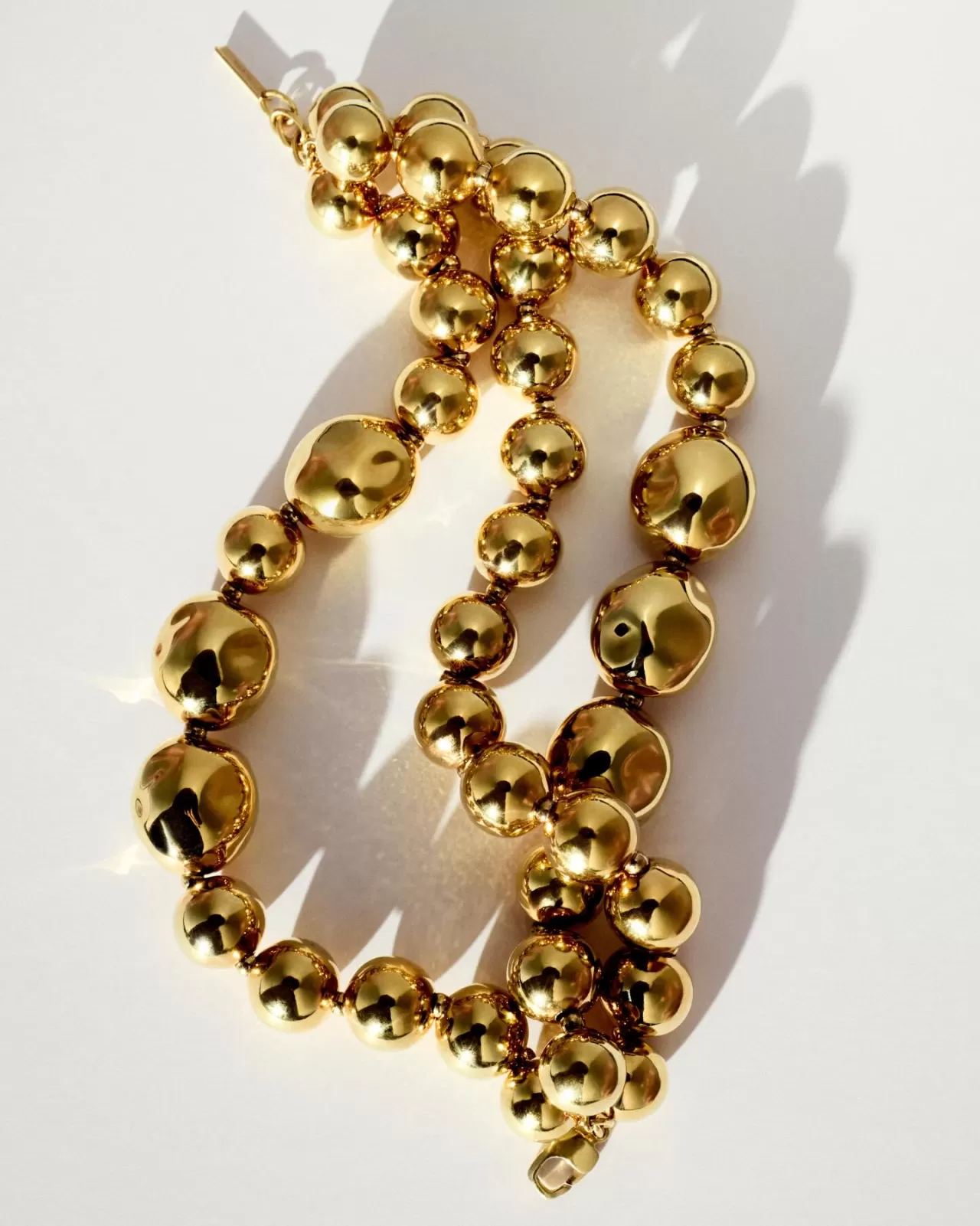 Givenchy'den Sarah Burton İmzalı Heykelsi Taş Kolye