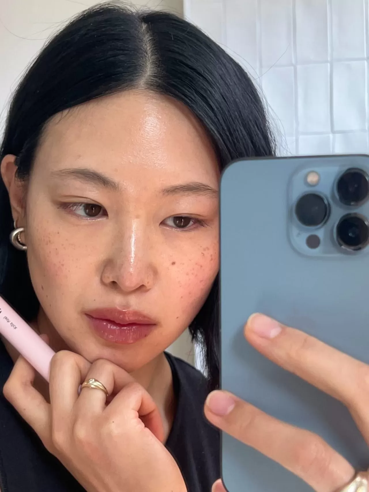 Glossier'ın En Çok Satan Maskarası Lash Slick Yeniden Stoklarda