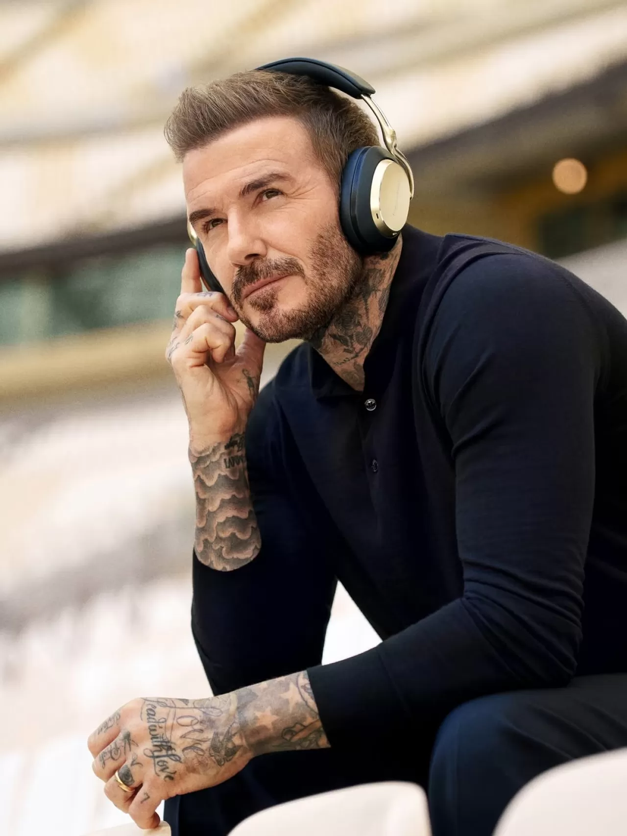 David Beckham Yeni Bowers & Wilkins PX8 S2 Renk Seçeneğini Tanıtıyor