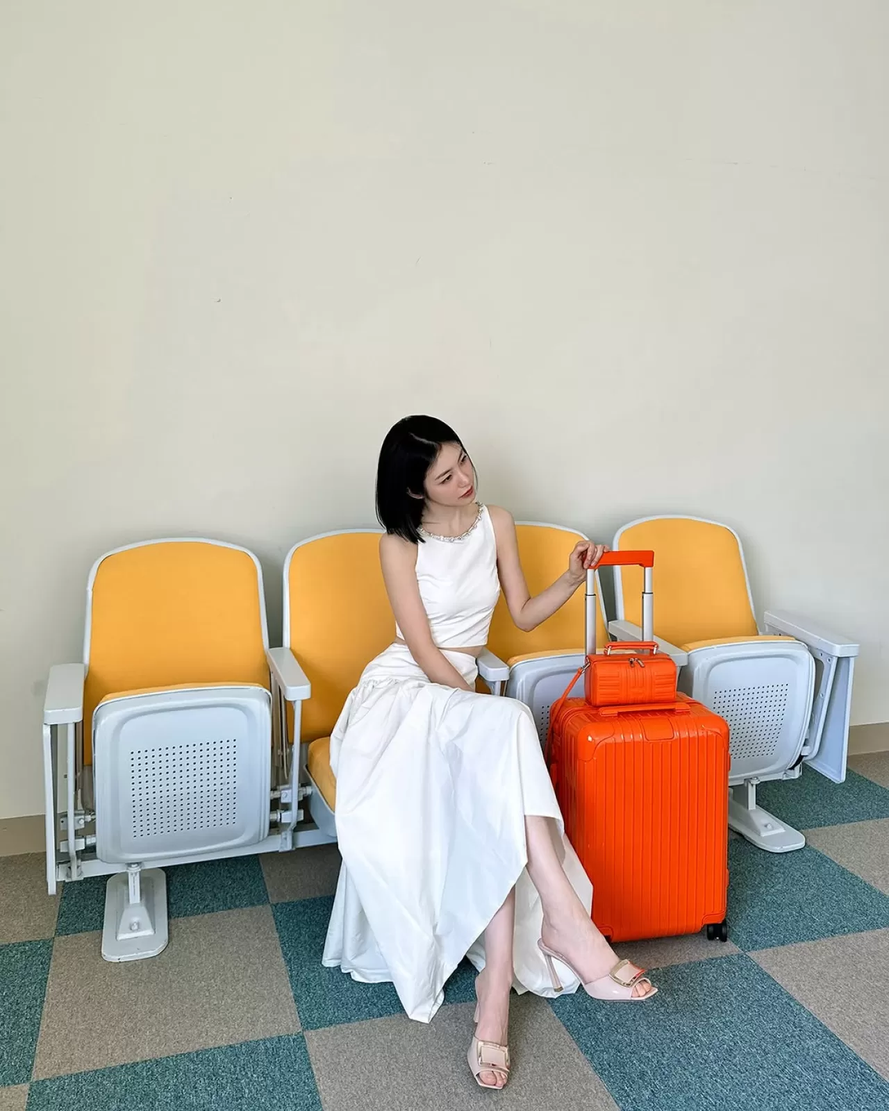 Shinyeeun, RIMOWA Essential Koleksiyonunu Tanıttı