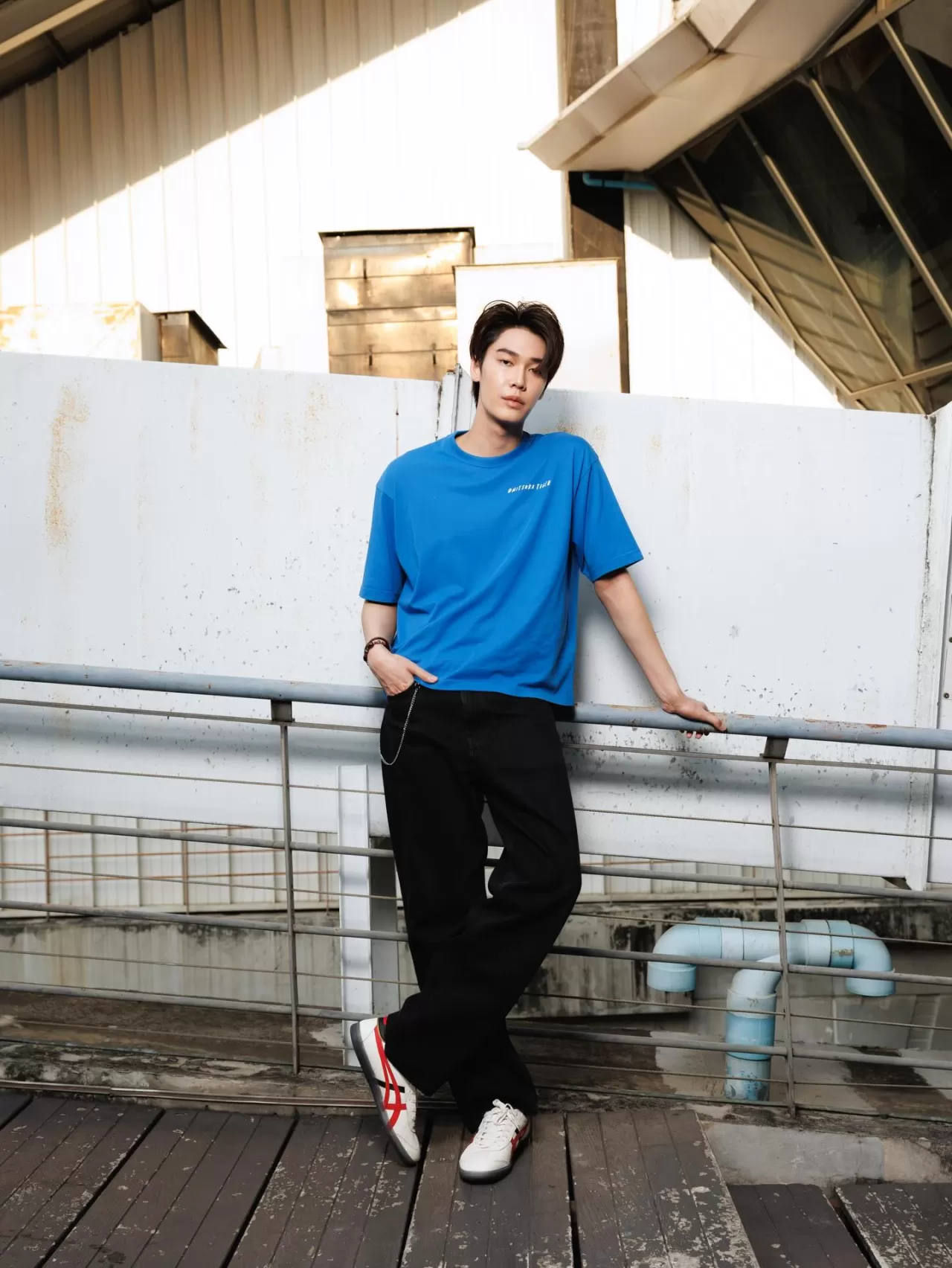 Dew Jirawat, Onitsuka Tiger ile İş Birliği Yaptı