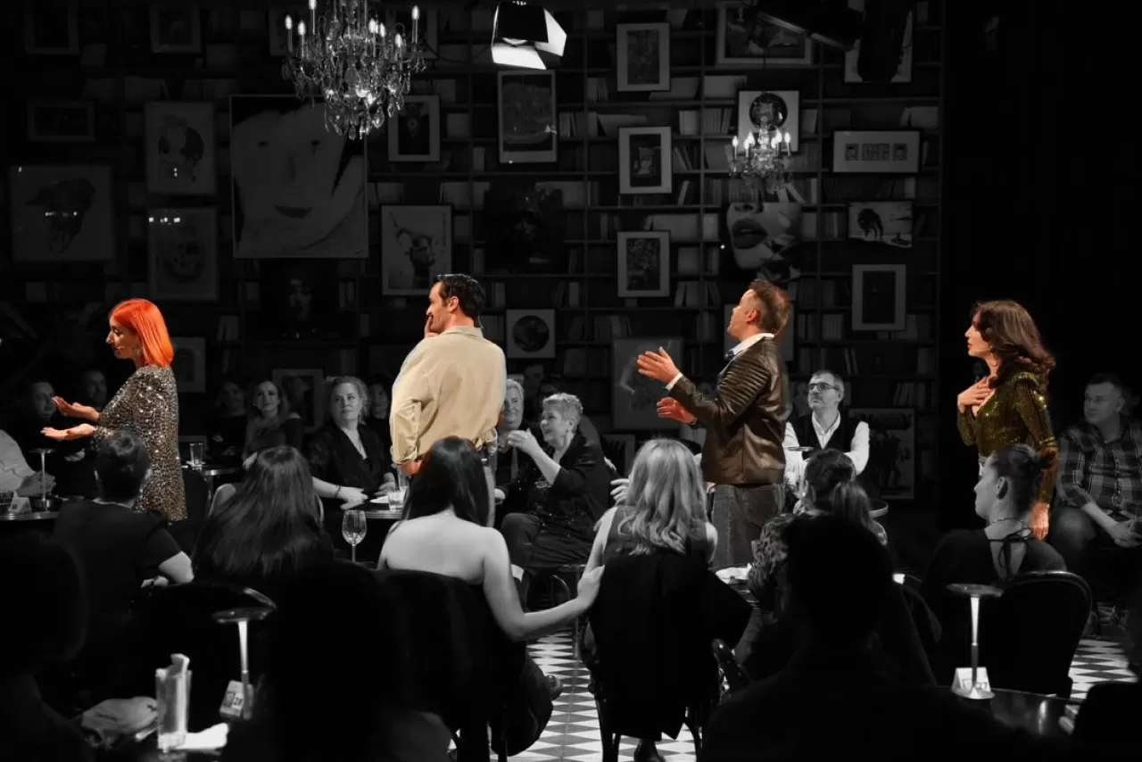 Okan Bayülgen'in Eğlenceli Cinayetler Kumpanyası'ndan Yeşilçam Temalı İnteraktif Tiyatro: İşte Tarihler ve İndirim Fırsatı