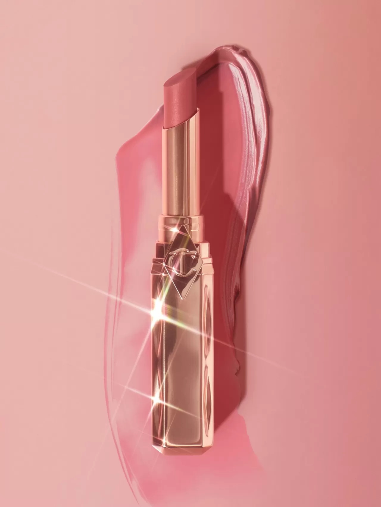 Charlotte Tilbury'dan 3'ü 1 Arada Devrim: %92 Cilt Bakım İçeren Ruj Çıktı