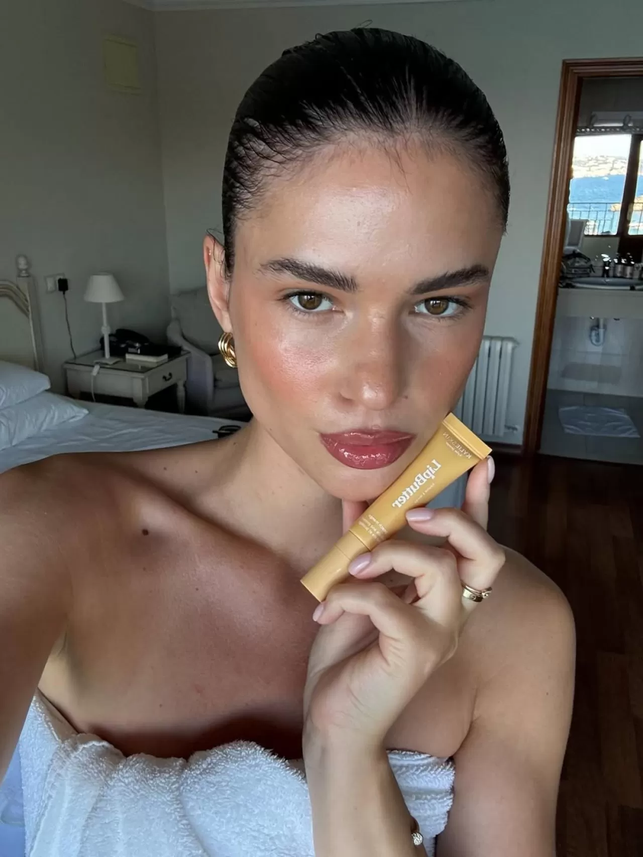 Kylie Cosmetics'ten Yeni Peach Mango Lip Butter: Hemen Satışta!