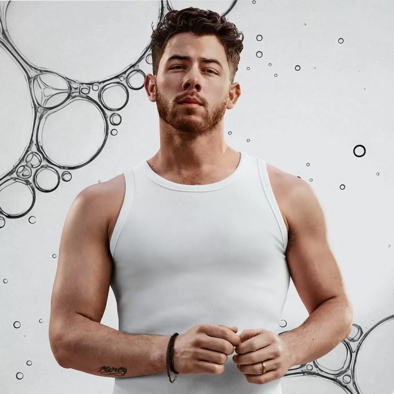 Nick Jonas'tan Cilt Bakımı Sinyali: Takipçilerine 'Takipte Kalın' Mesajı