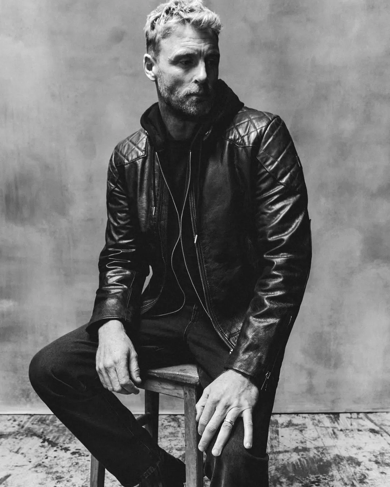 Freddie Flintoff, Belstaff'ın İkonik Outlaw Ceketini Giyiyor