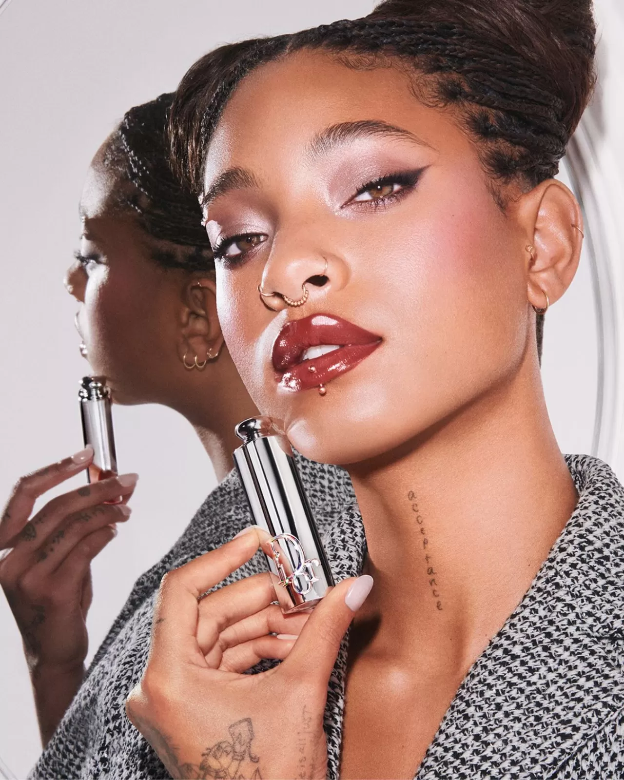 Willow Smith'in Dior Ruj Seçimi: 48 Saat Nemlendiren Ultra Parlak Formül