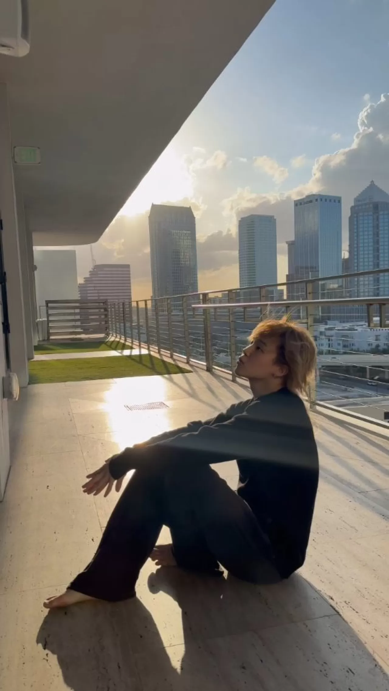 BTS Jimin'in Yeni Koreografisiyle Swim Cover'ı Hayranları Büyüledi