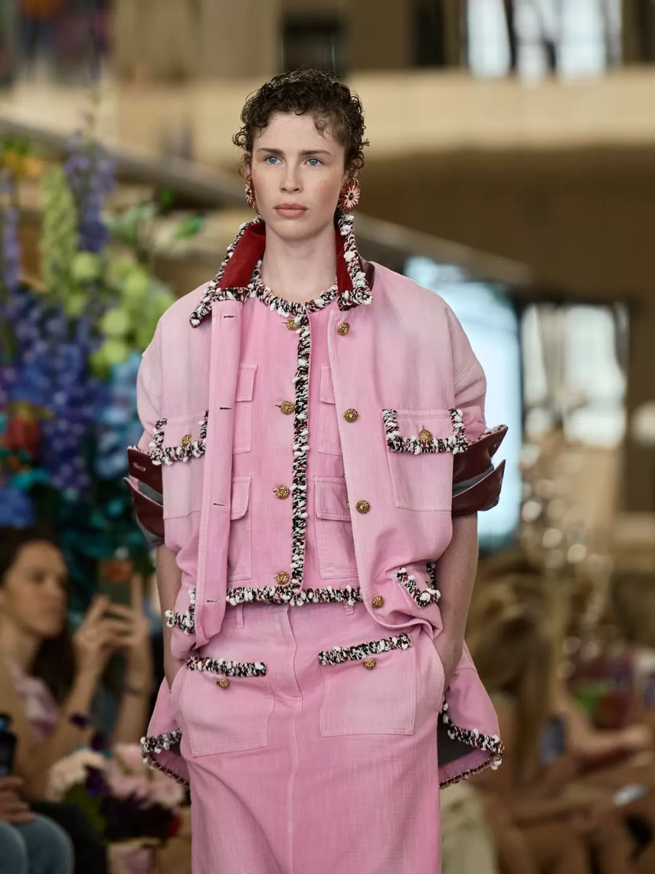 Chanel Cruise 2027 Koleksiyonu: Matthieu Blazy'nin İlk İmzası Biarritz'te