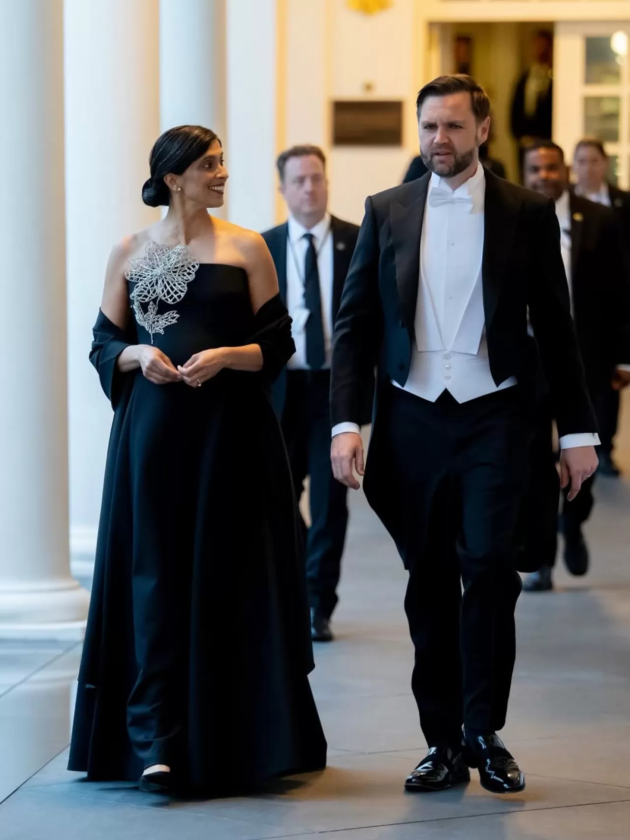 Usha Vance'in Oscar de la Renta İmzalı Devlet Yemeği Kıyafeti