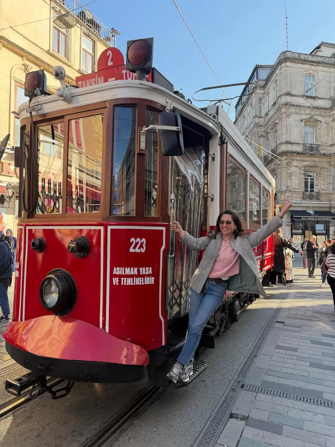 Selen Öztürk'ten 20 Yıllık Sanat Yolculuğuna Duygusal Gönderme