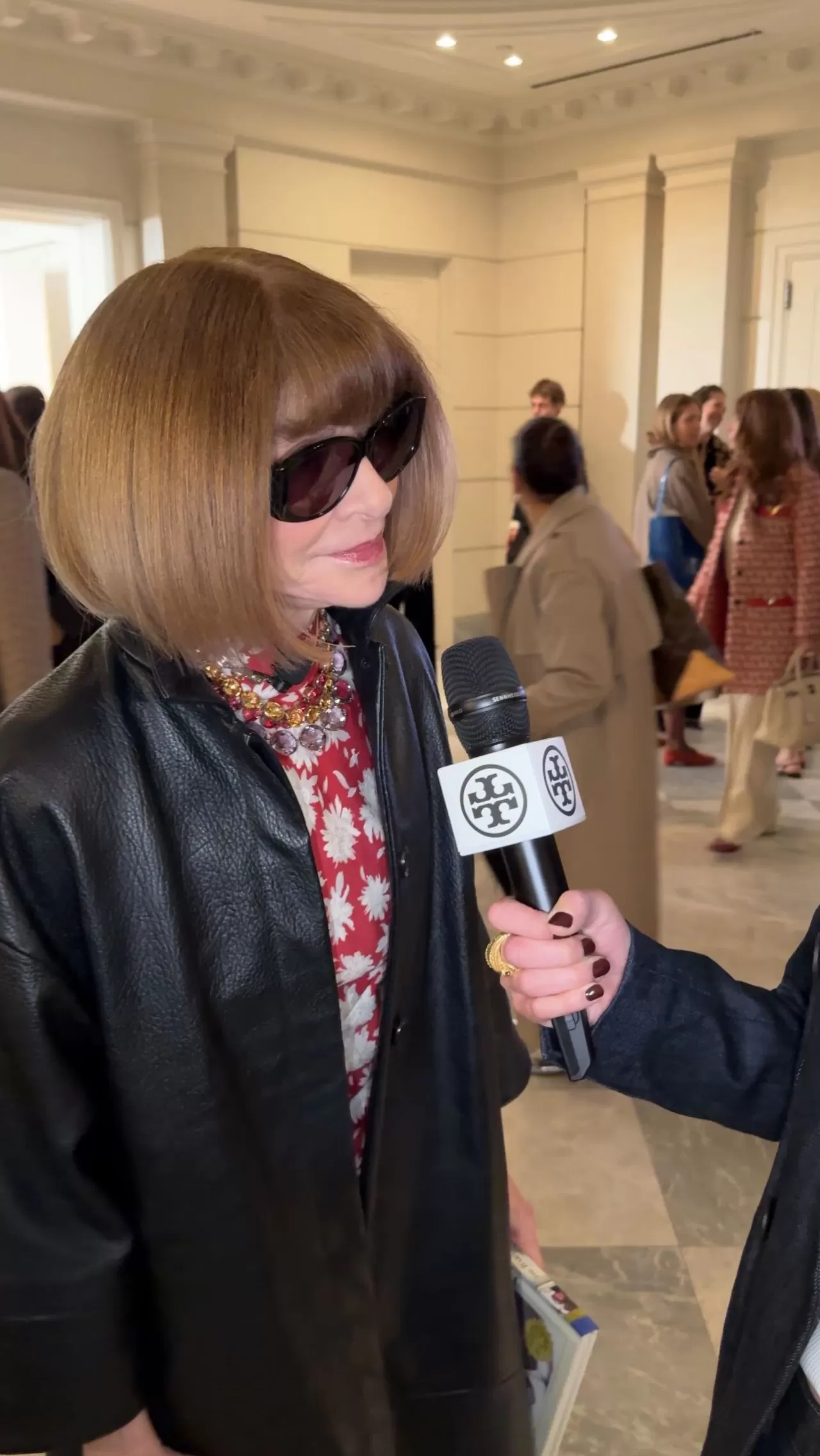 Anna Wintour 2026 Met Gala'da Ne Bekliyor? Tory Burch'tan Soru-Cevap