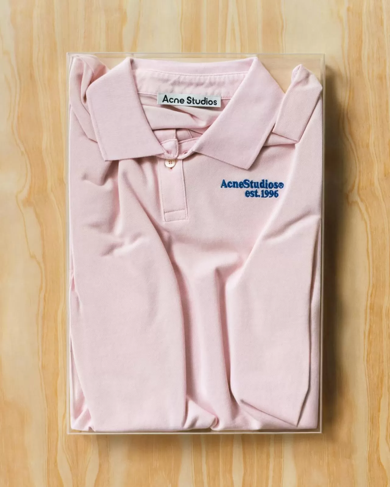 Acne Studios Yaz Koleksiyonu Mağazalarda ve Online'da Satışta