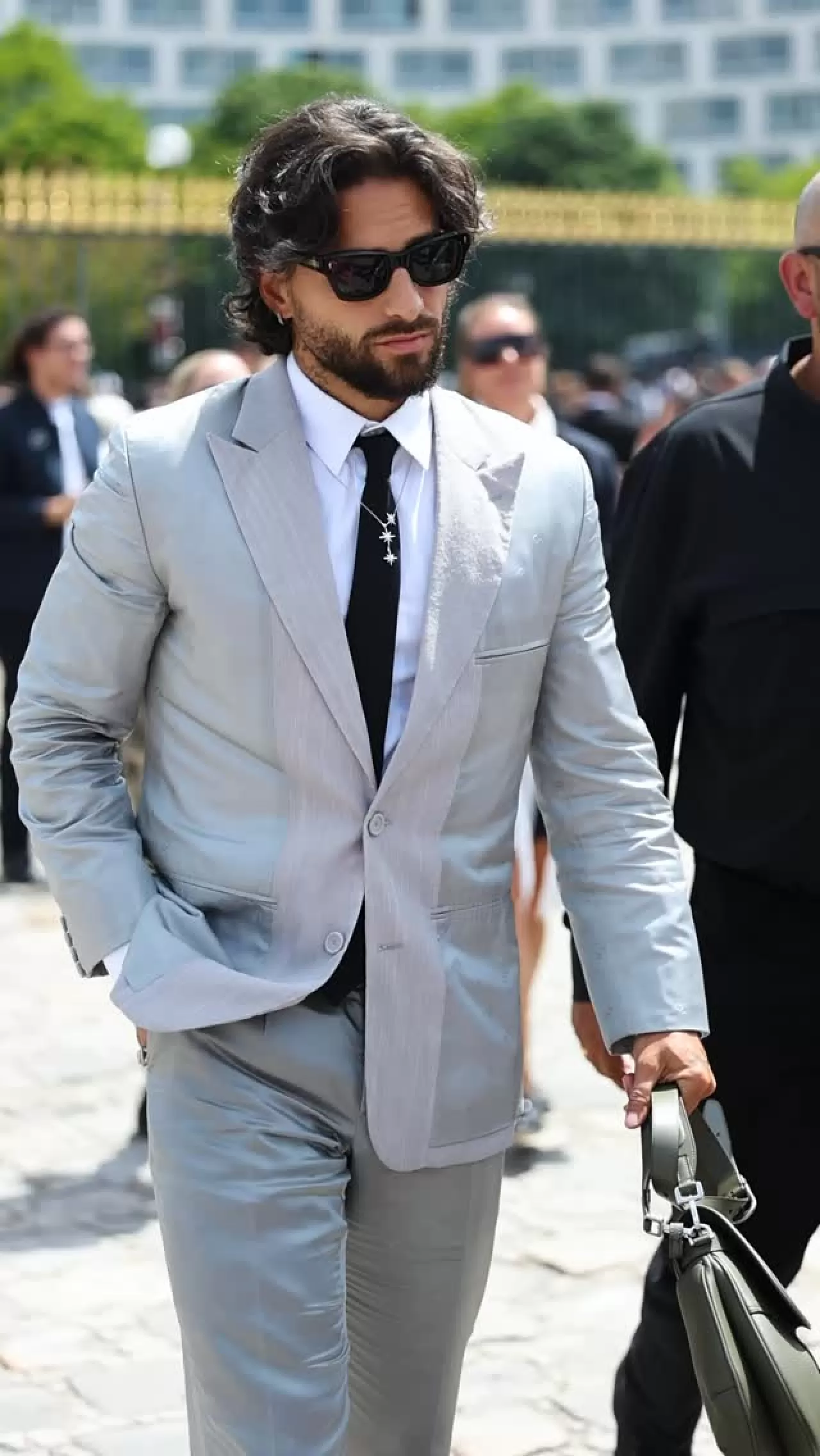 Maluma'nın Vintage Saati: Klasiklerden Uzak, Karakterli Bir Tercih
