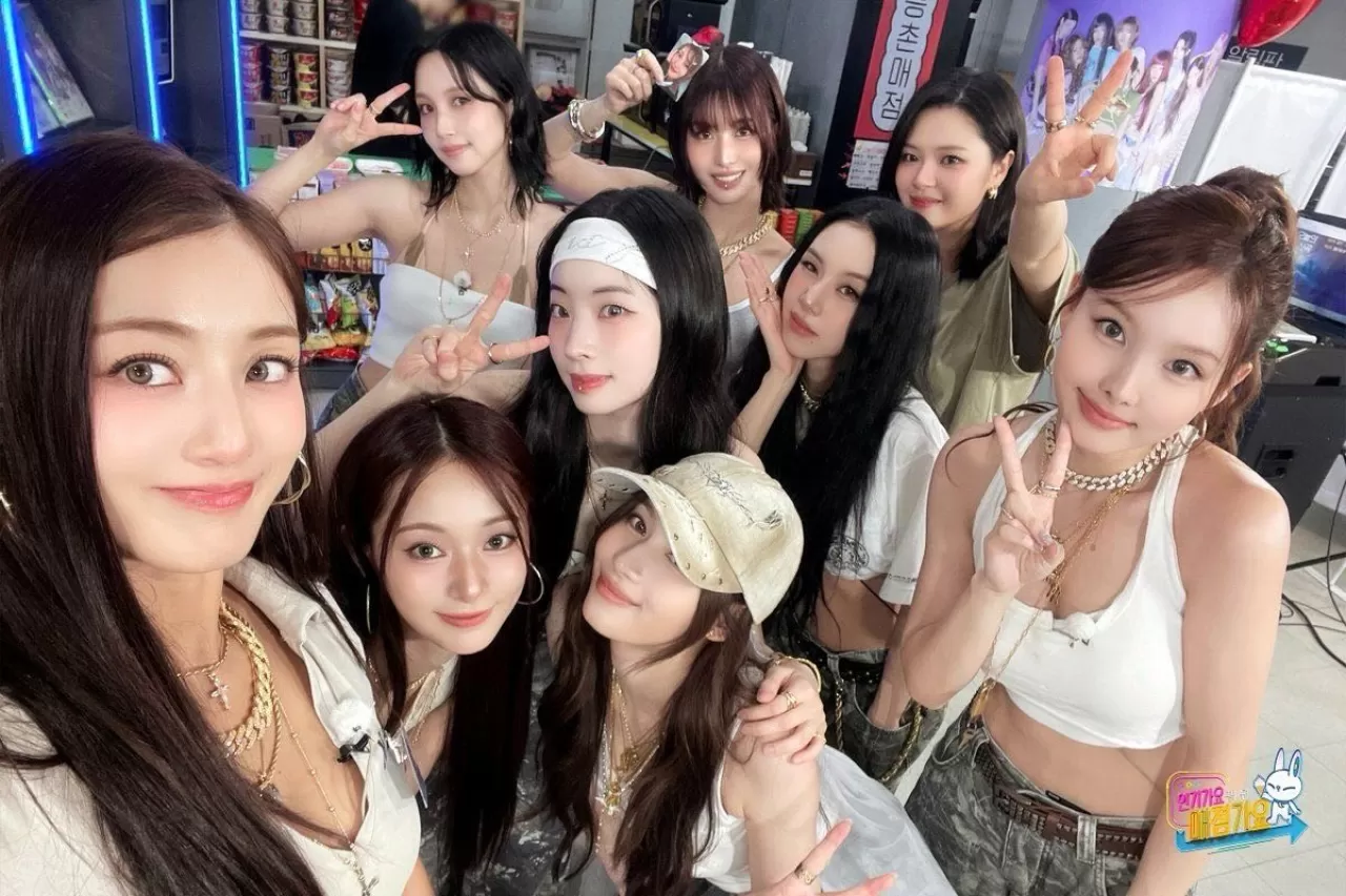 TWICE, Kuzey Amerika'da K-pop Kız Grubu Rekoru Kırdı: 500.000 Bilet