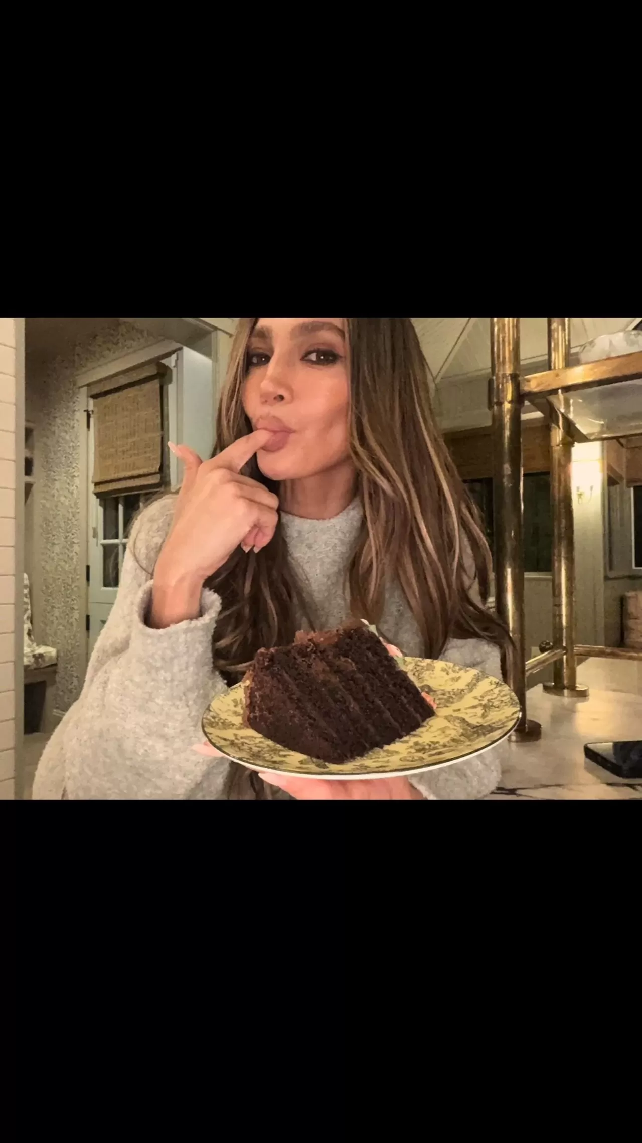 Jennifer Lopez'ten Anneler Günü Notu: 'Mom's Slice'
