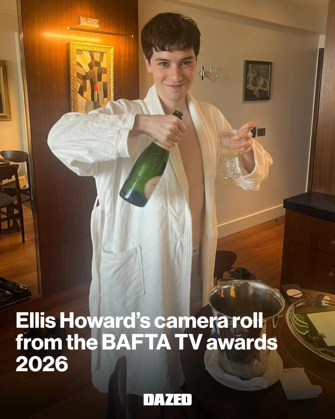 Ellis Howard 2027 BAFTA TV'de McQueen Kıyafetiyle Kırmızı Halıda