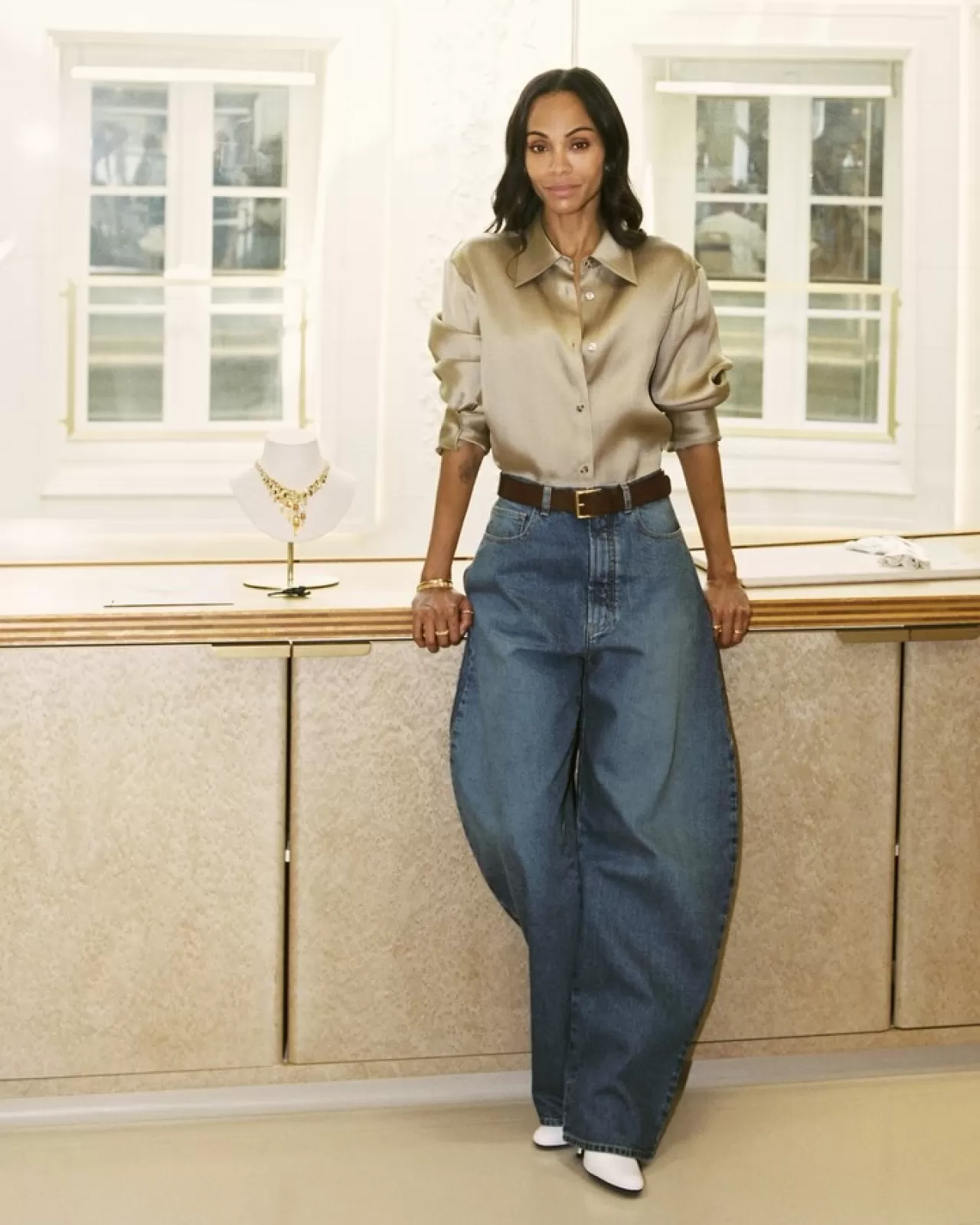 Zoe Saldaña Cartier'in Yeni Mücevher Koleksiyonunu Paris'te Önizledi