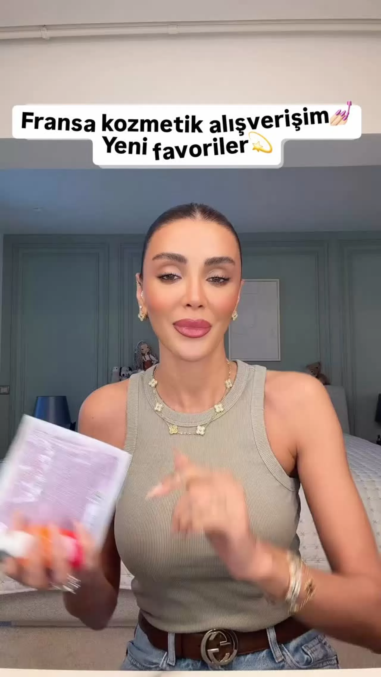 Özge Ulusoy'dan Yeni Video: Takipçilerinden Destek İstiyor