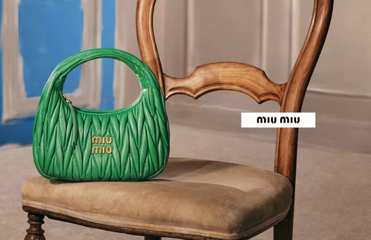 Miu Miu Wander Çantası: İkonik Tasarımın Detayları ve Meisel'in Objektifinden