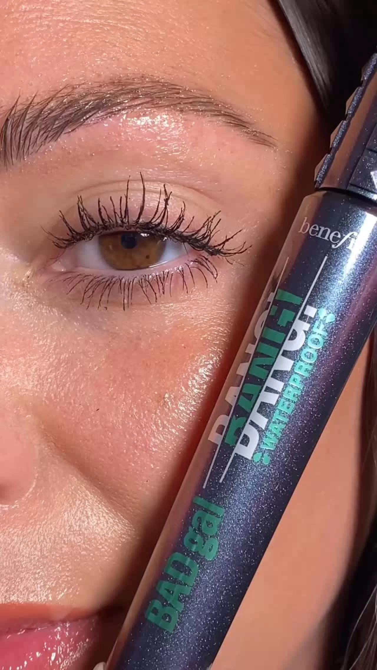 Benefit Cosmetics BADgal Lash: Waterproof, Lengthening Mascara Tanıtımı