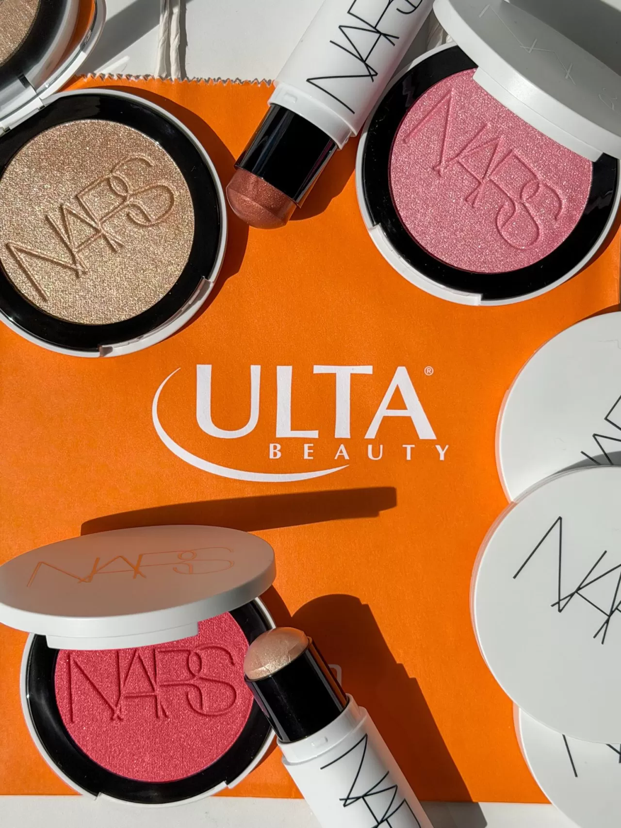 Nars'ın Yeni Işık Yansıtan Aydınlatıcı Koleksiyonu Ulta.com'da