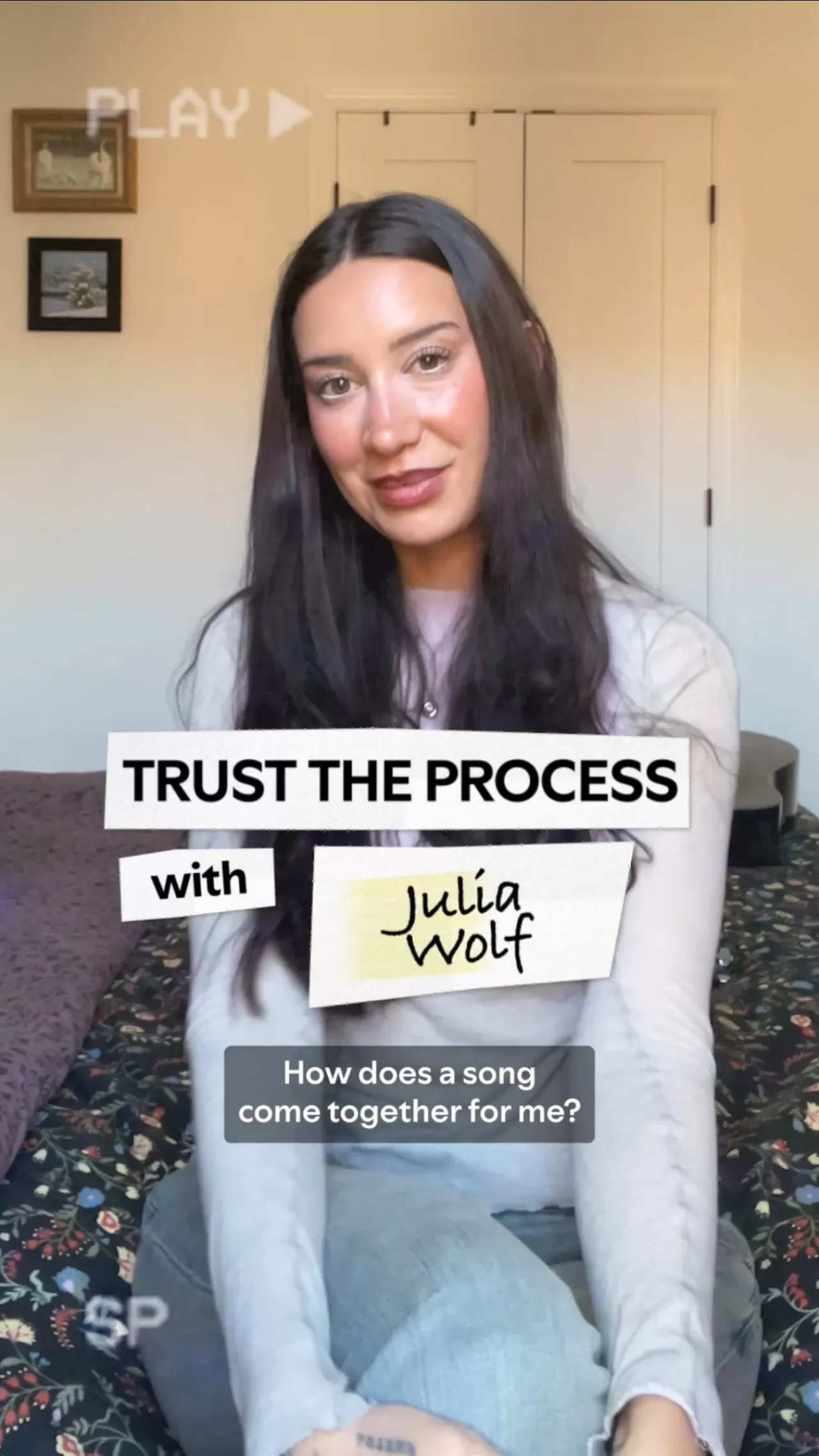 Julia Wolf Yaratıcı Sürecini Açıklıyor: İlham ve Fan Bağı
