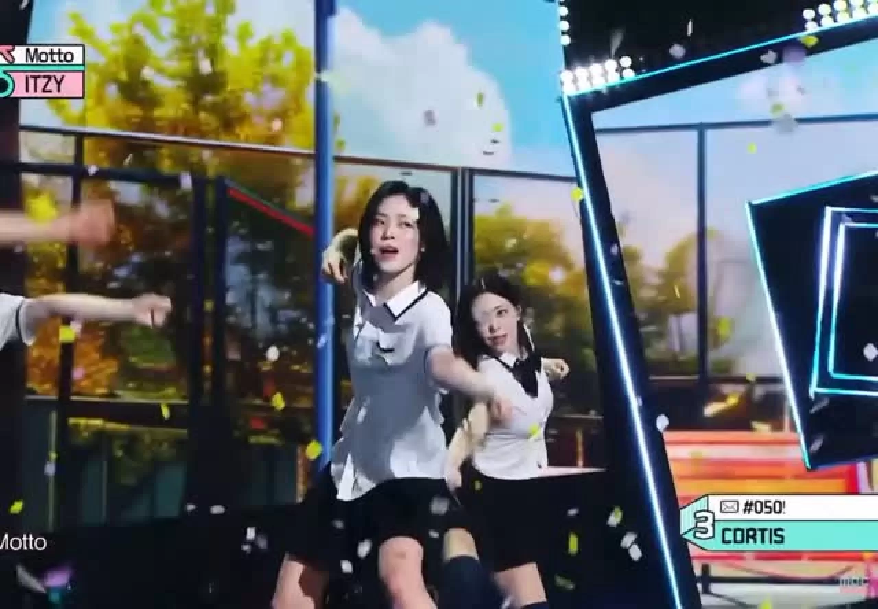 ITZY, Show Music Core'da Okul Üniformalarıyla MOTTO Performansı Sergiledi