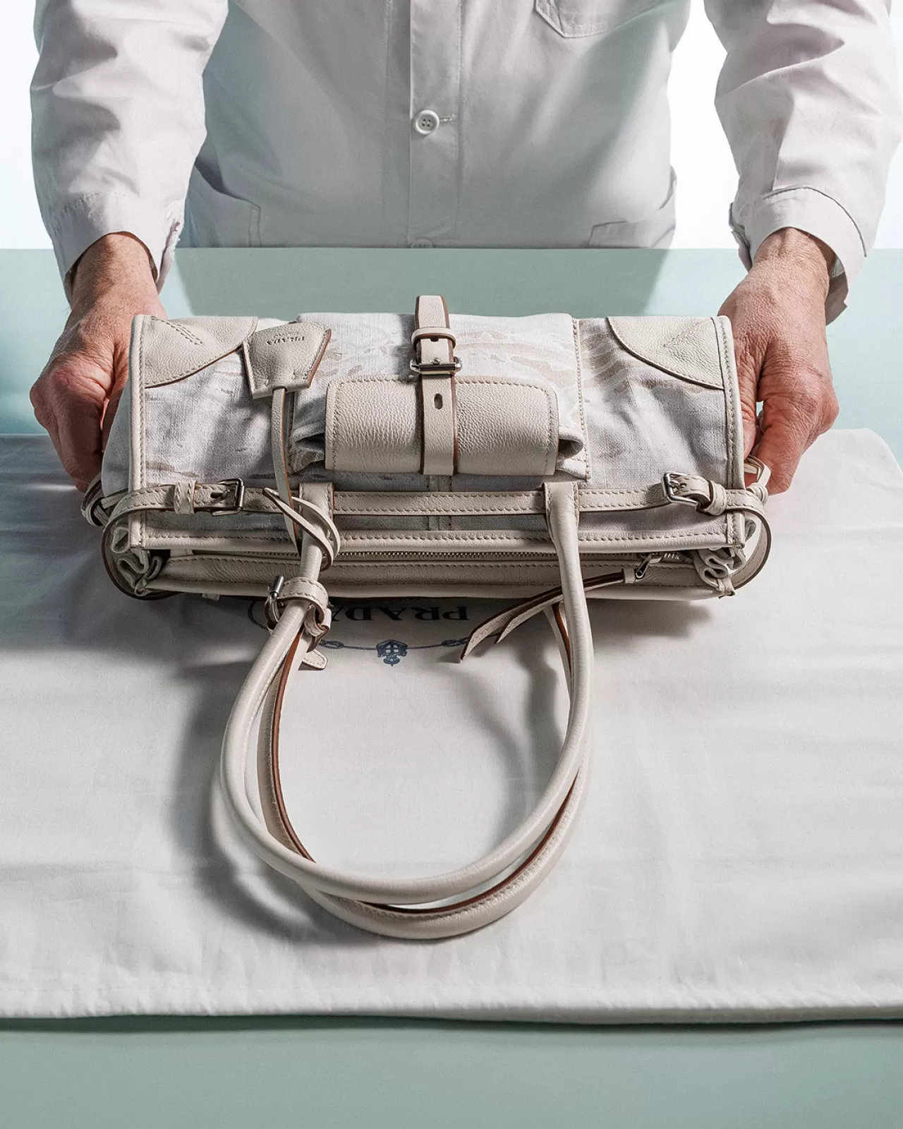 Prada Bonnie ile Yaz 2026'ya Damga Vuruyor
