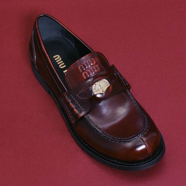 Miu Miu'nun Penny Loafers Ayakkabıları Moda Dünyasını Sallıyor