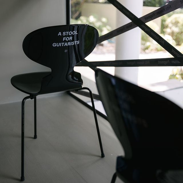 Fritz Hansen ve Fragment Design Işbirliğiyle Yeni Versiyon Ant Chair Tanıtıldı