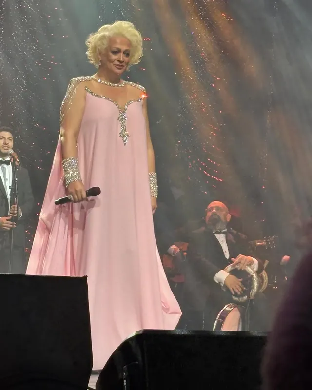 Ayta Sözeri Harbiye Açıkhava Konseriyle Sahne Aldı
