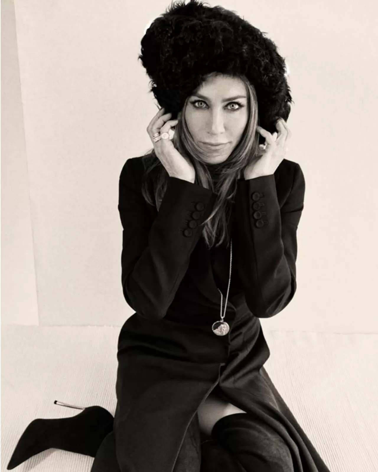 Jennifer Aniston, Harper's Bazaar UK için Fendi'nin Sonbahar/Kış 2025 Koleksiyonunu Tanıtıyor